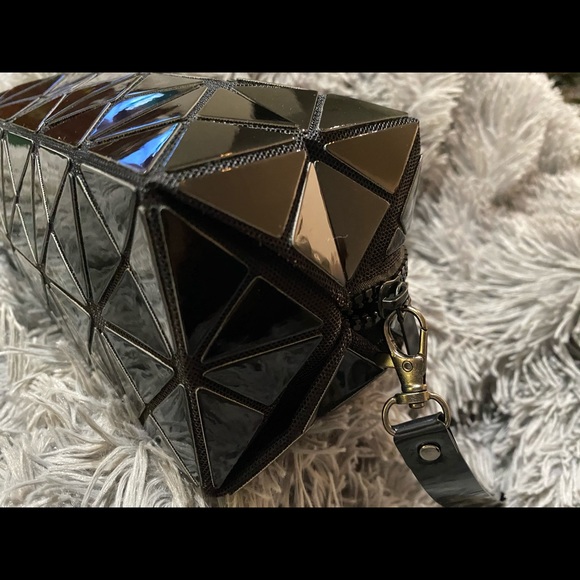 Iridescent Collapsible Cosmetic Bag - Picture 1 of 7